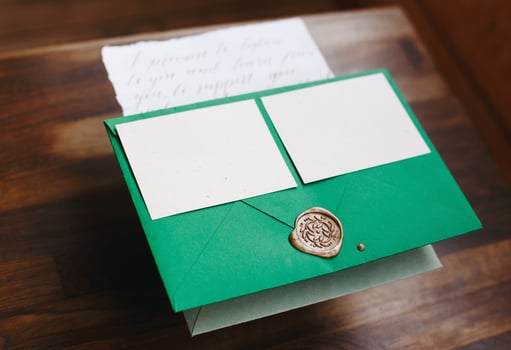Wedding details flat lay. Wedding invitation. Mock up. Envelope. photo
