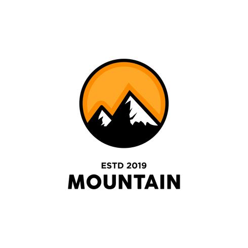 Diseño de logotipo de montaña inspirado vector