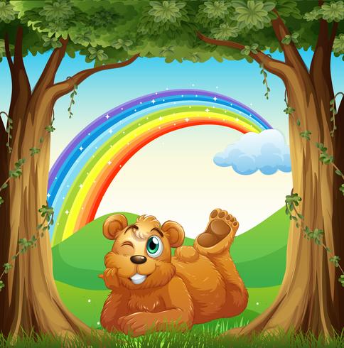 Un oso gordo sonriente en el bosque y un arco iris en el cielo. vector