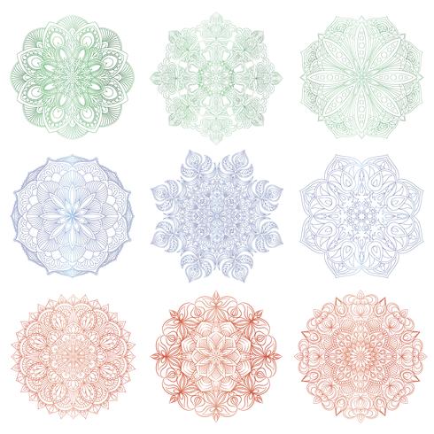 Conjunto de 9 mandala árabe vector dibujado a mano sobre fondo blanco. Ornamento oriental étnico abstracto redondo.