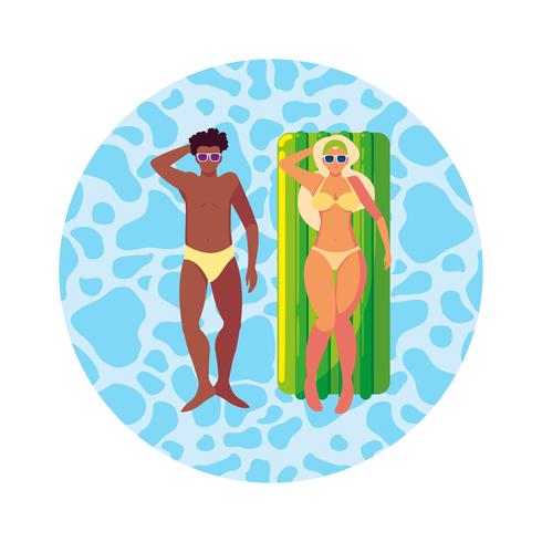 Pareja interracial con colchón flotador en agua. vector