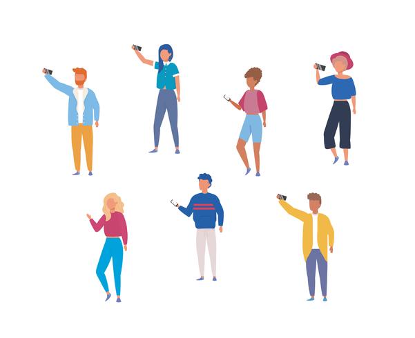 Conjunto de mujeres y hombres tomando selfies vector