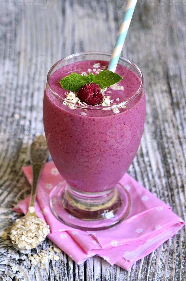 Berry and mint smoothie with oats and honey. photo