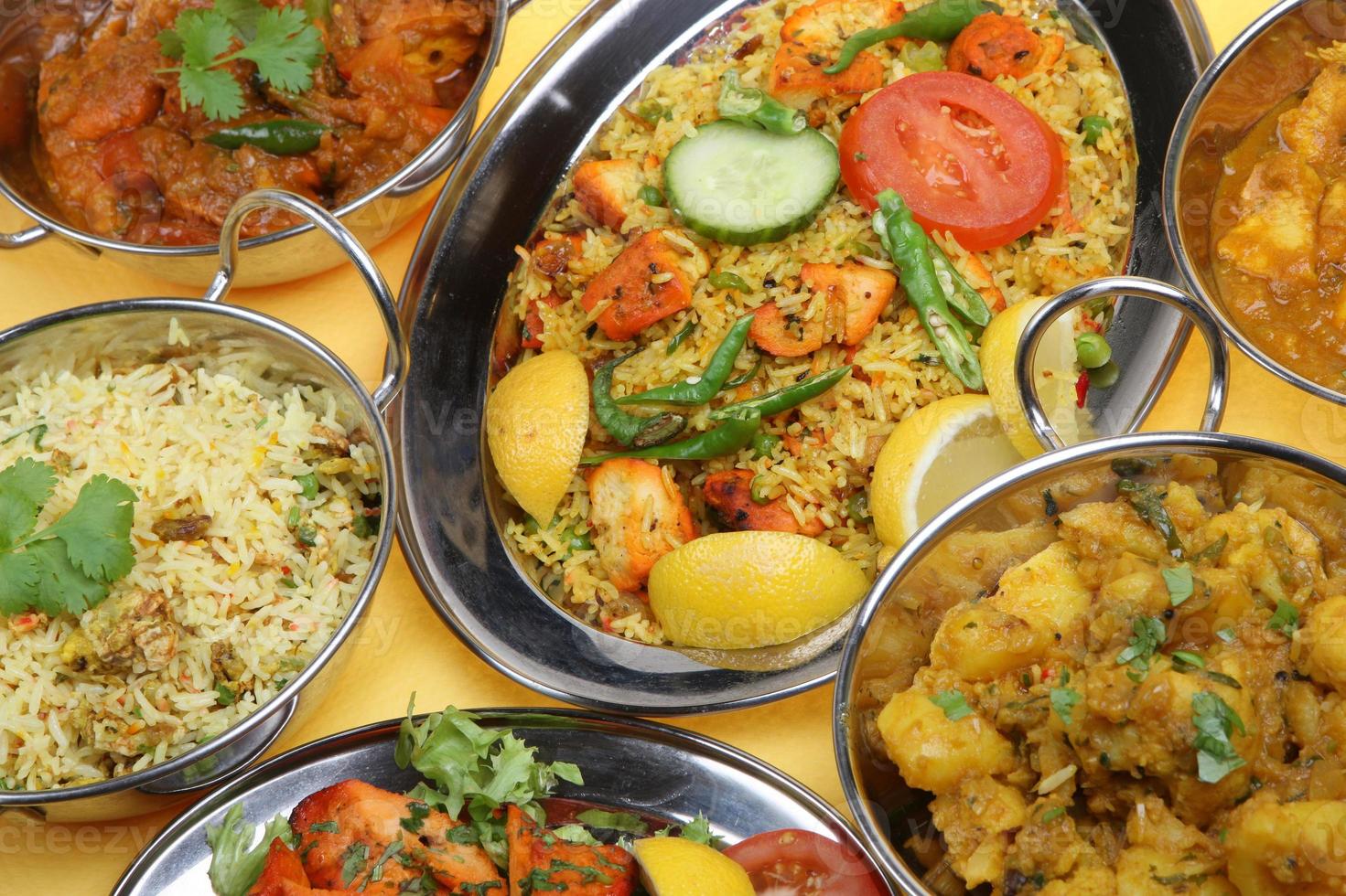 comida india al curry foto