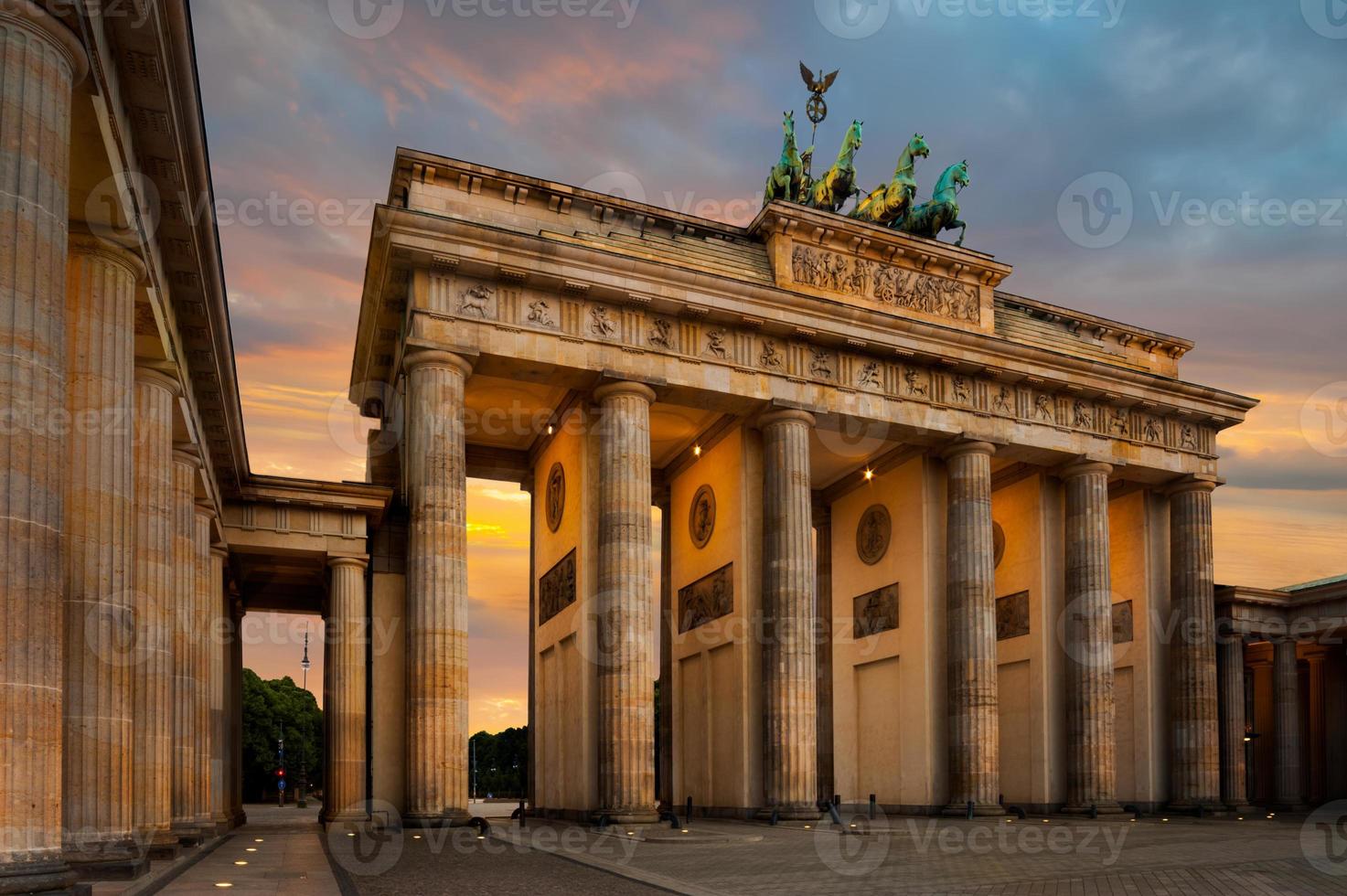 Puerta de Brandenburgo en Berlín foto