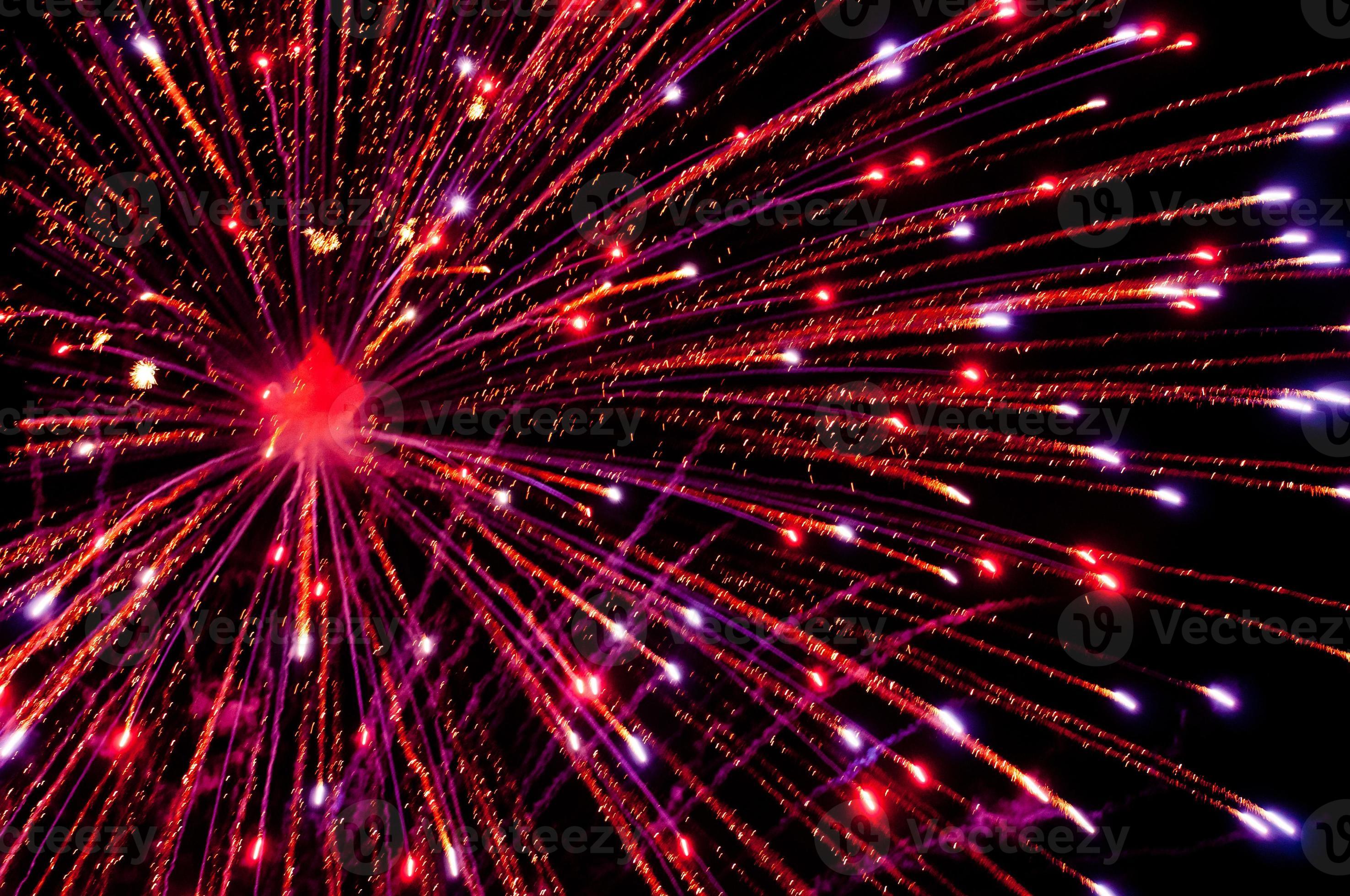 Салют обои на телефон. Праздники в оаэ. Fireworks display. Fireworks display. Обои фейерверки на эпл 12.