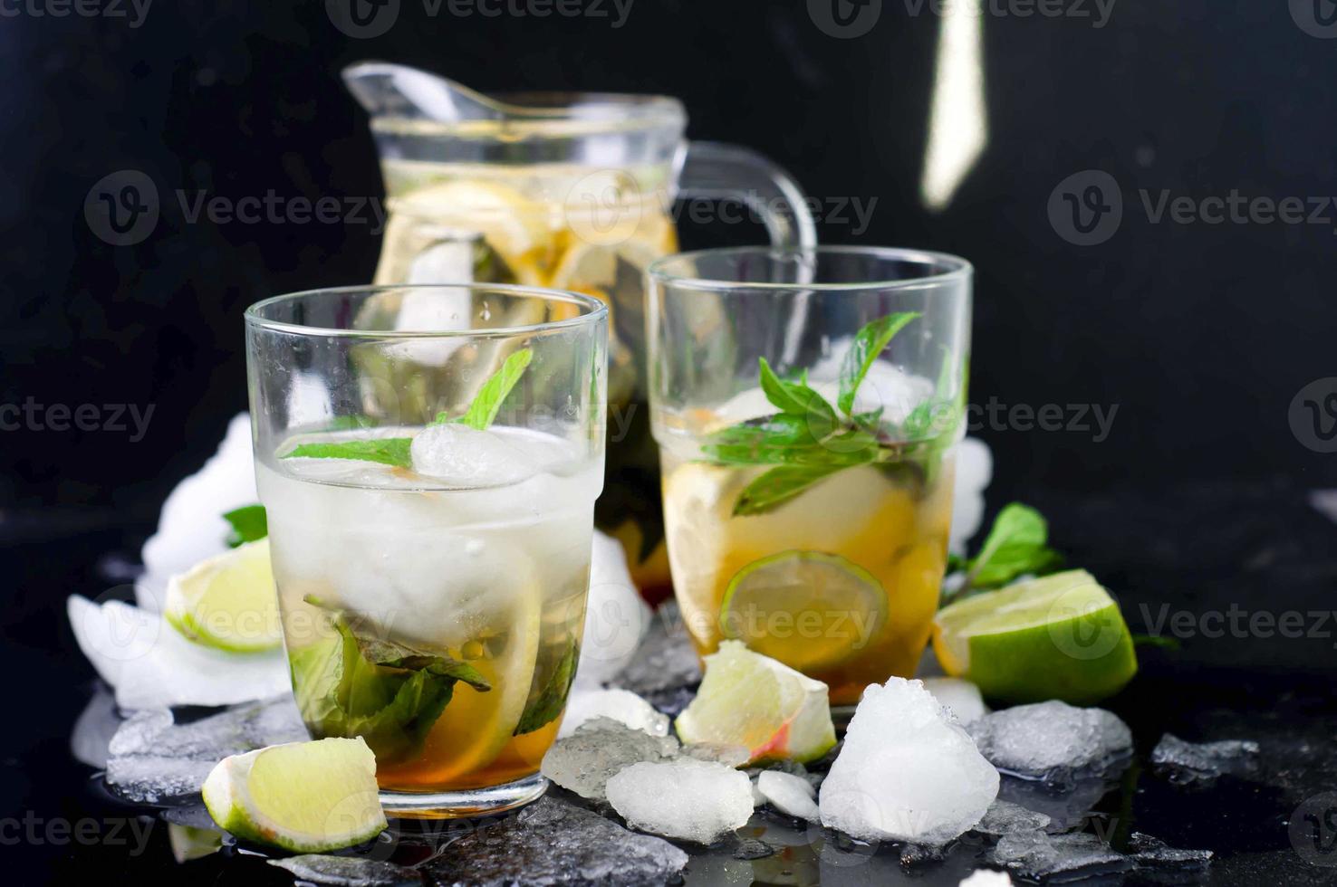 Mojito cocktail photo