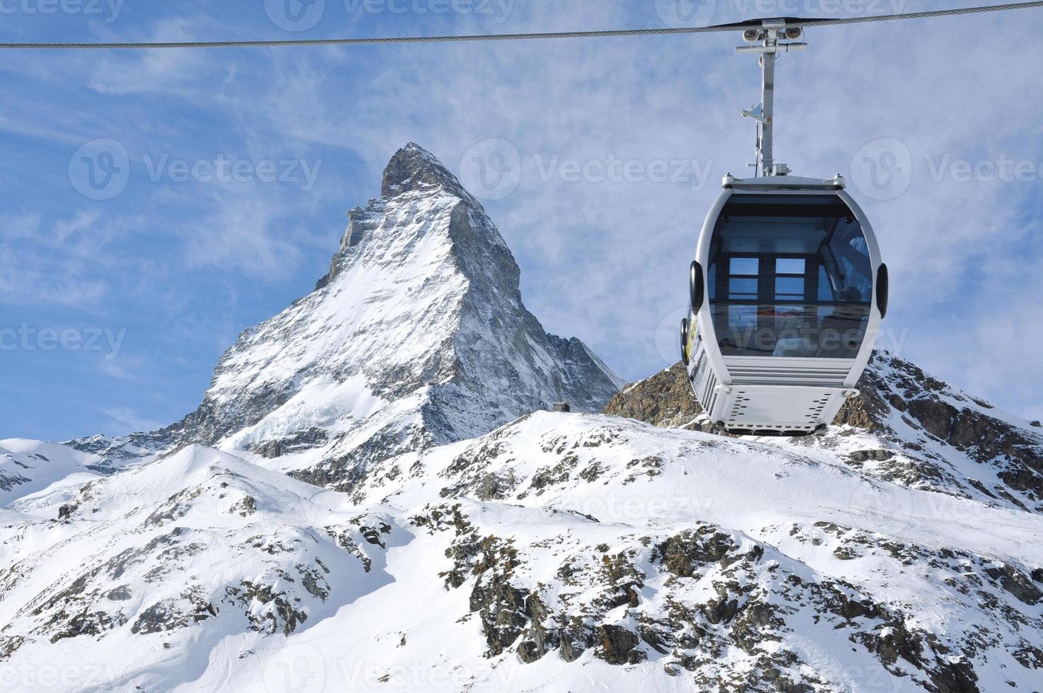 la famosa montaña suiza matterhorn foto