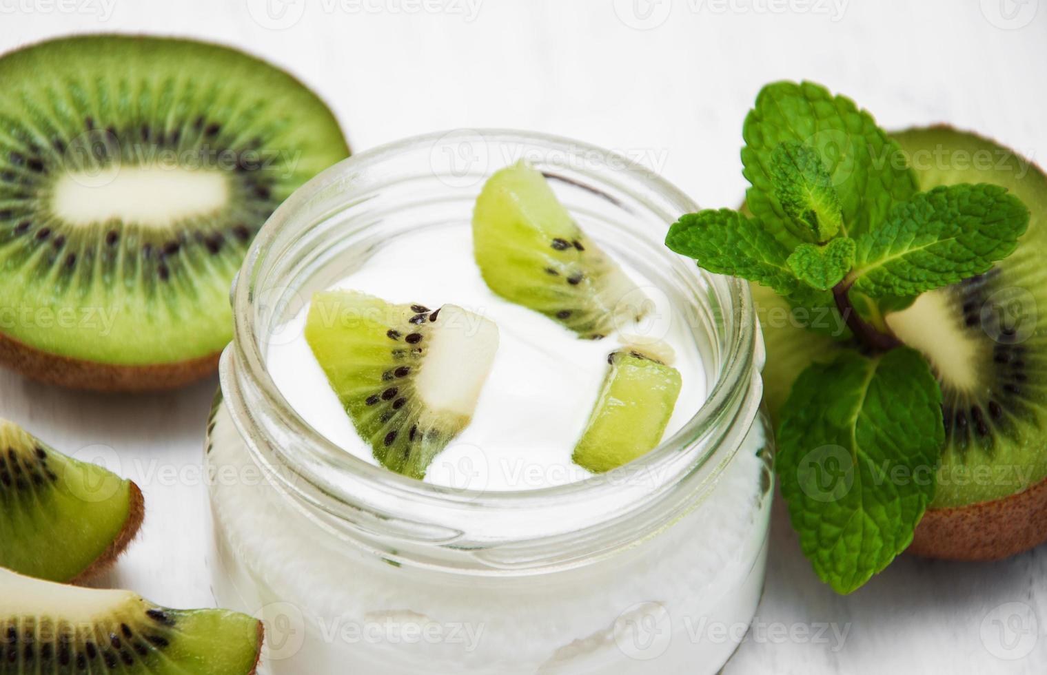 Kiwi yogurt 725317 Stock Photo at Vecteezy