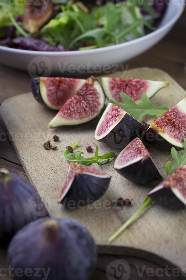 Quartiers De Figues Fraiches Pour Entree Douce Et Delicieuse Stock Photo At Vecteezy Quartiers De Figues Fraiches Pour Entree Douce Et Delicieuse Stock Photo At Vecteezy