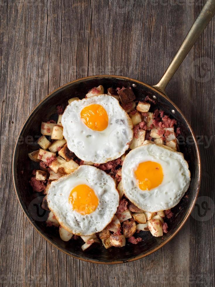rustic corned beef hash 739508 Stock Photo at Vecteezy