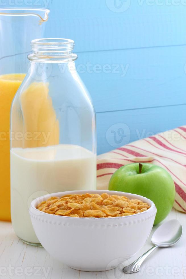 desayuno saludable de copos de maíz foto