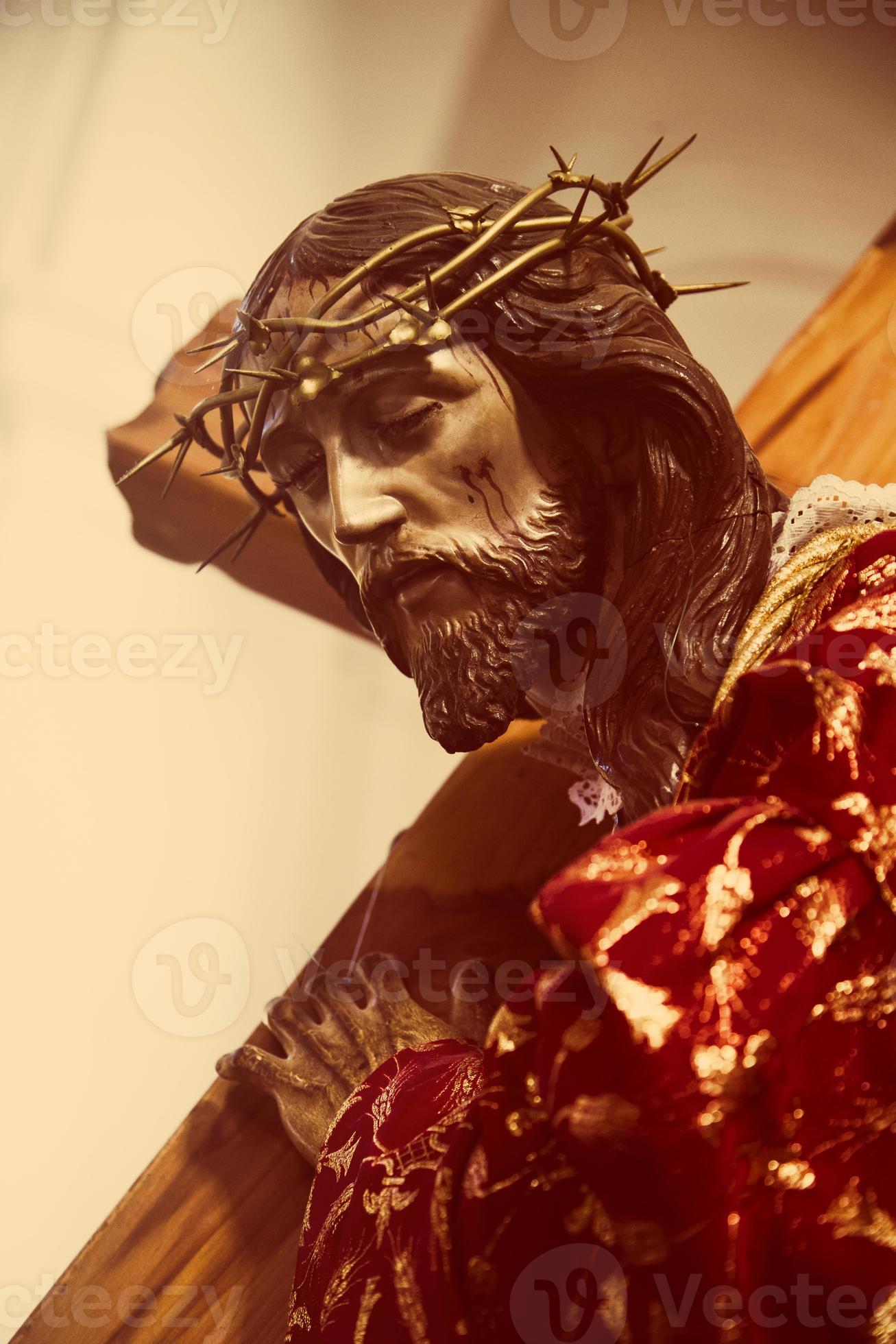 jesus carrying the cross 745097 Stock Photo at Vecteezy