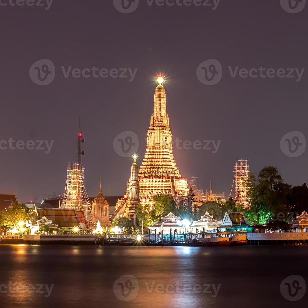 Wat Arun en el crepúsculo foto