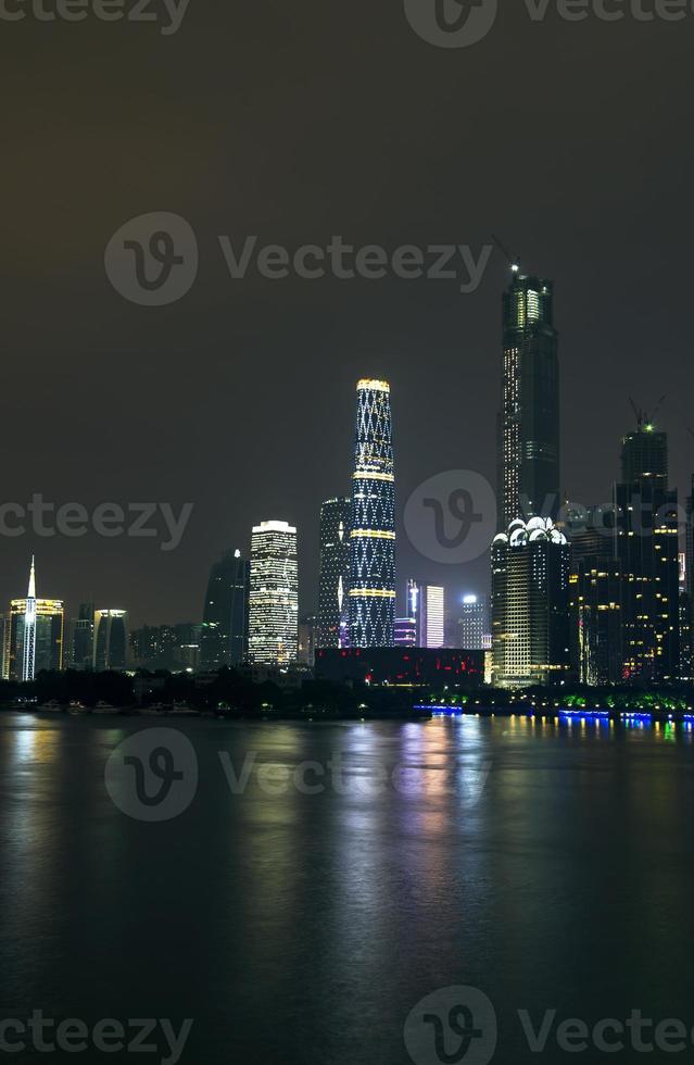 noche de la ciudad de guangzhou foto