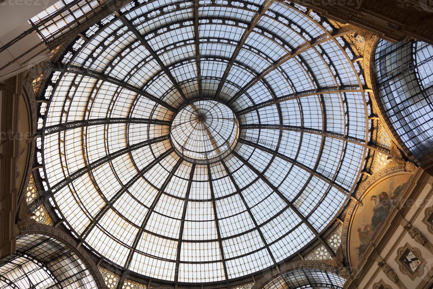 Vittorio Emanuele II gallery, Milan photo