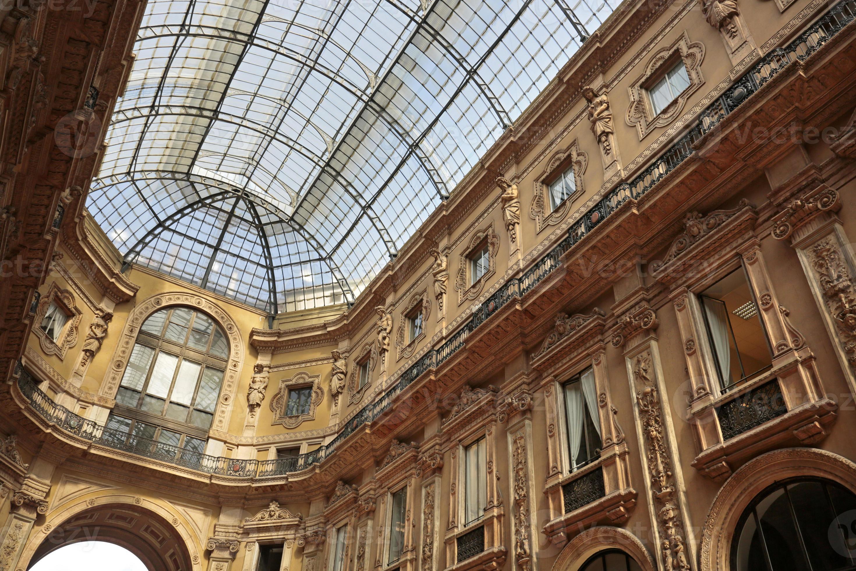 Galería Vittorio Emanuele II, centro comercial, Milán, Italia foto