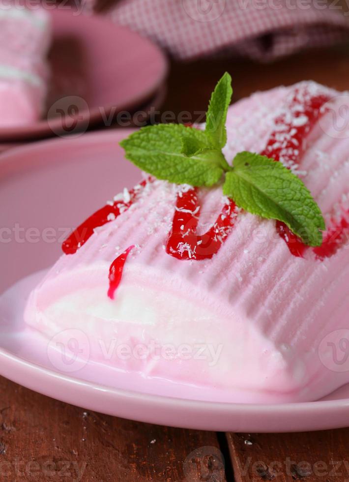 strawberry vanilla cake roll ice cream photo