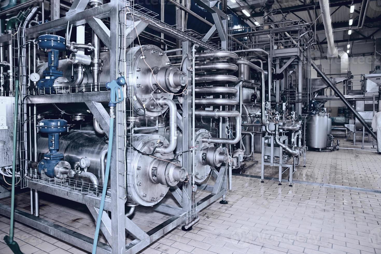 Food processing plant 773103 Stock Photo at Vecteezy