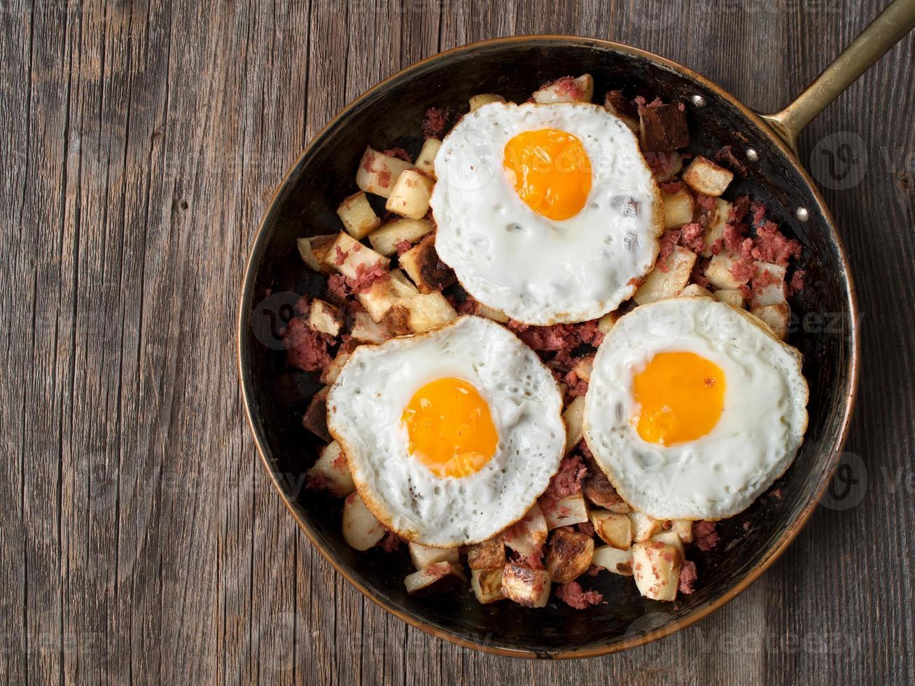 rustic corned beef hash 777263 Stock Photo at Vecteezy