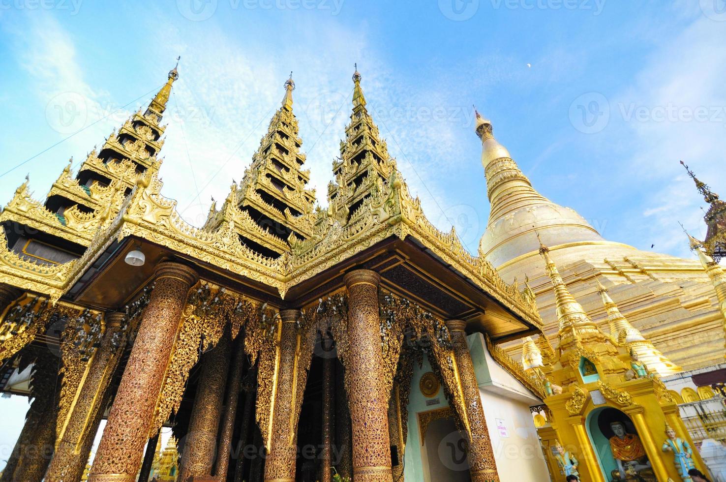 Pagoda Shwedagon en Yangon, Myanmar foto