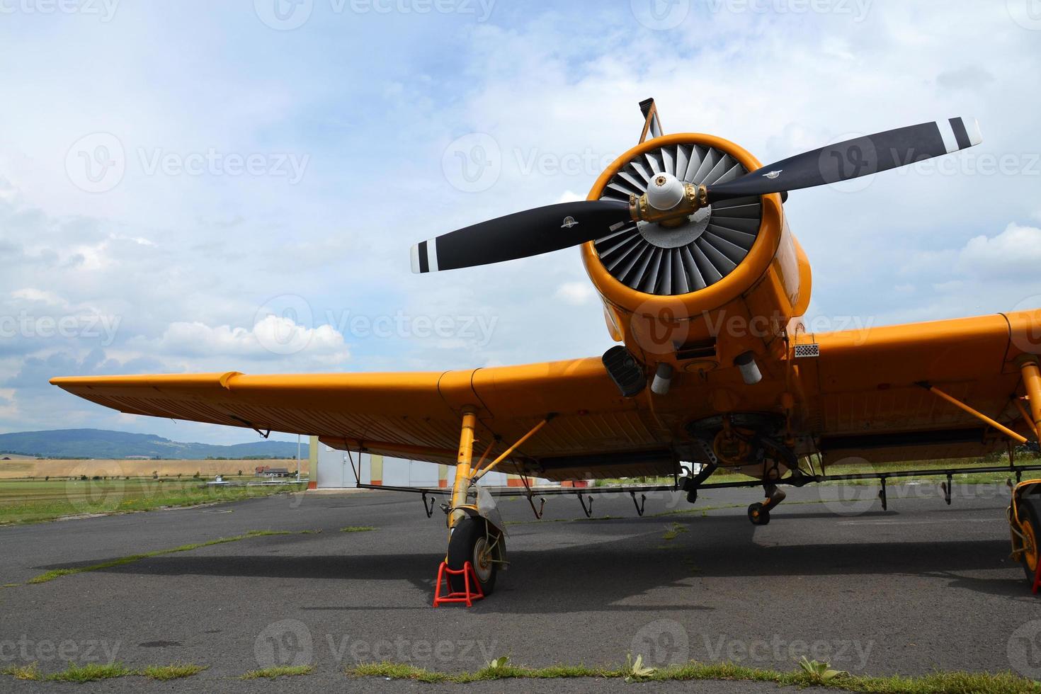 Zlin Z-37 Cmelak airplane photo