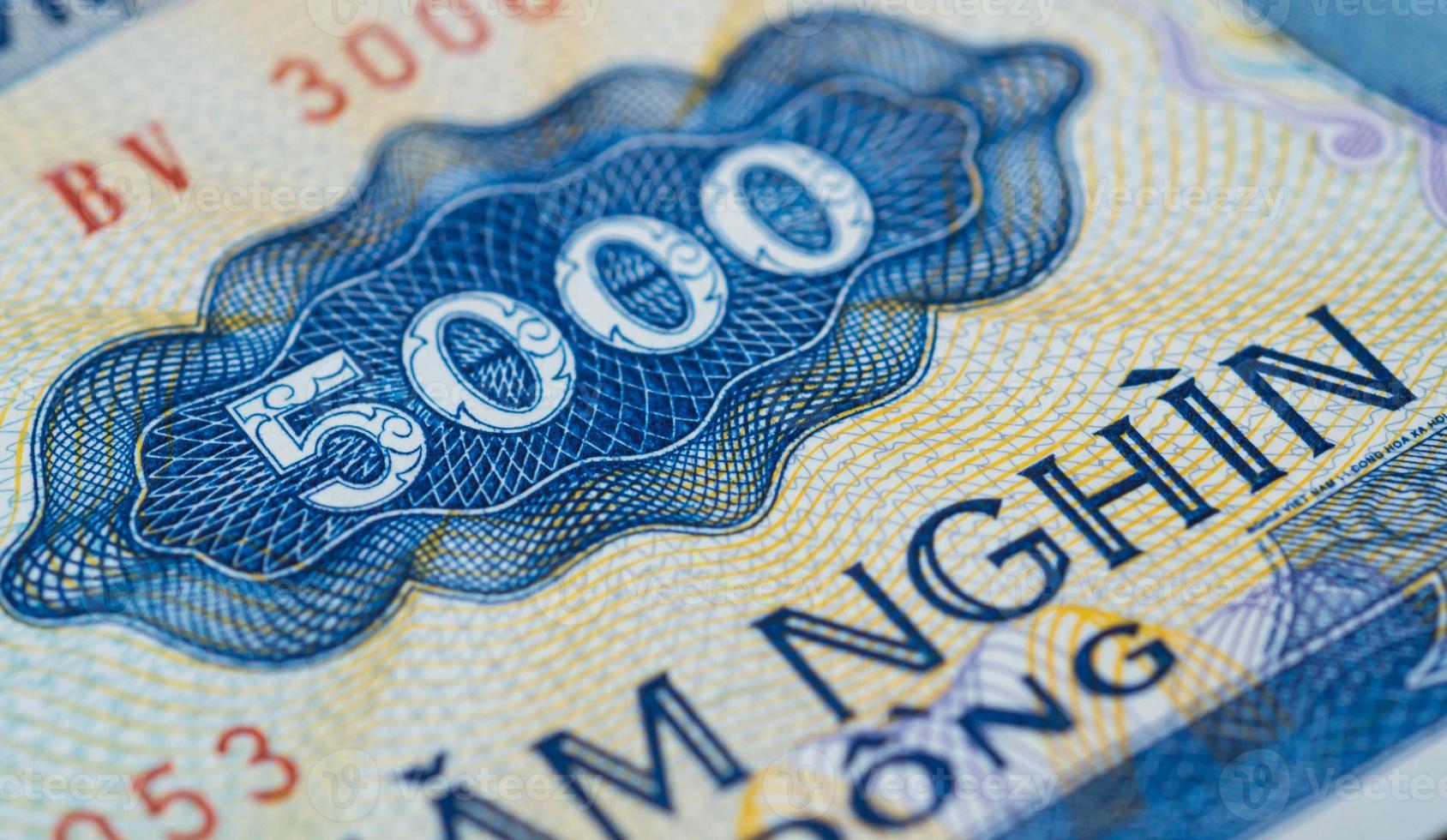 Billete de banco en cinco mil dong vietnamita de cerca foto
