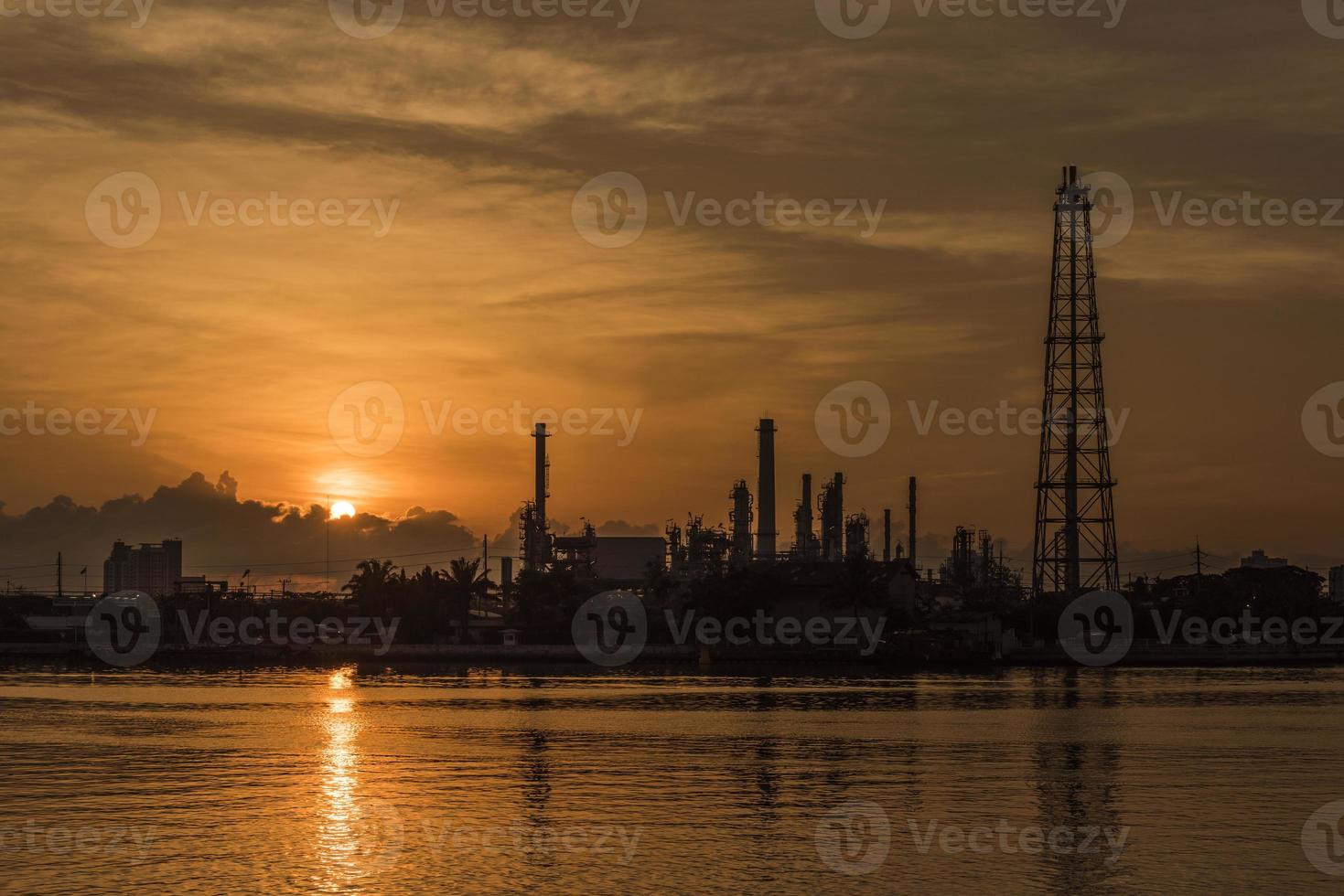 planta de refinería de petróleo de Bangkok foto