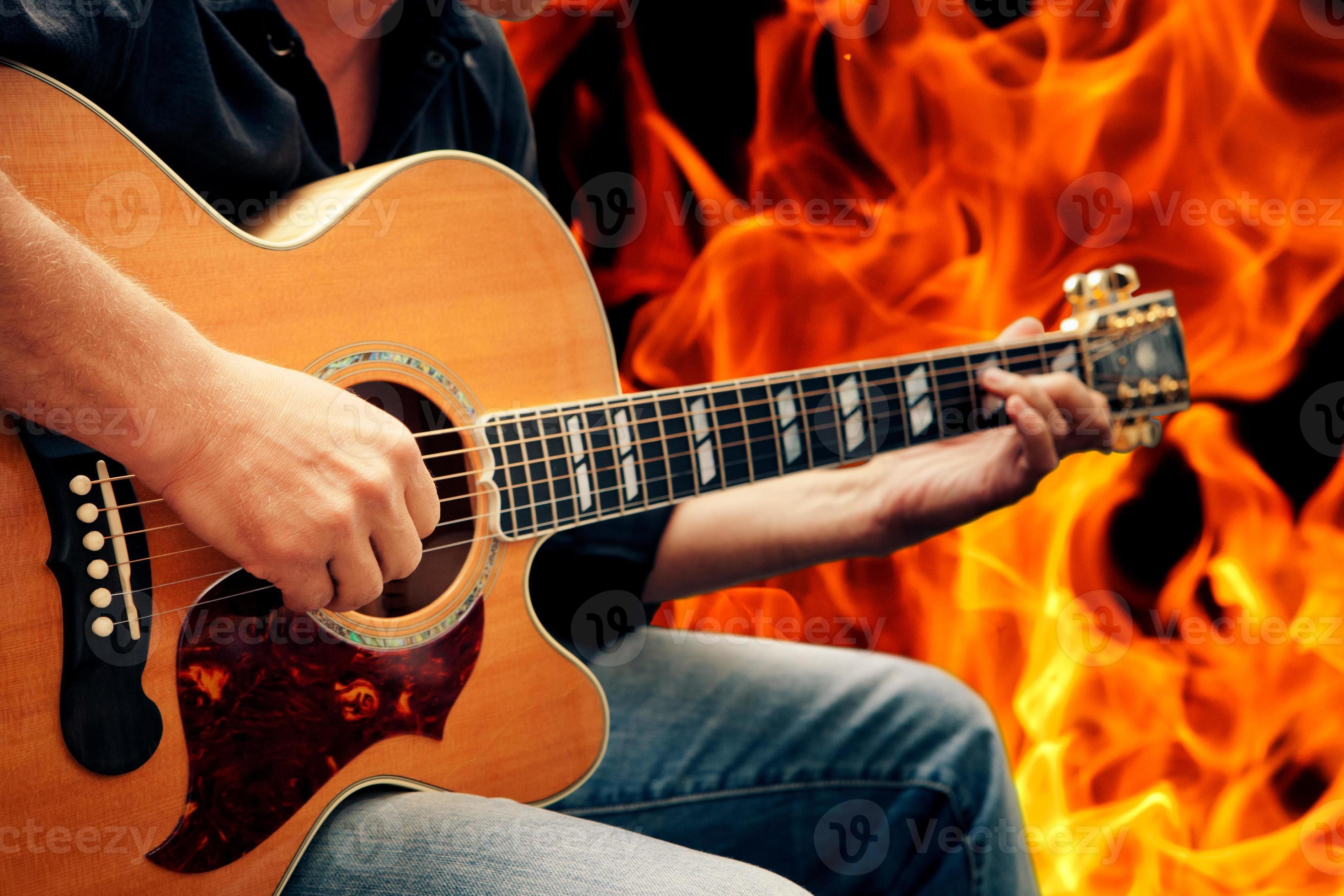 Добрые люди гитара. Человек играющий на акустической гитаре. Человек играющий на акустической гитаре. Guitar strings finger art. Человек играет на бас гитаре.