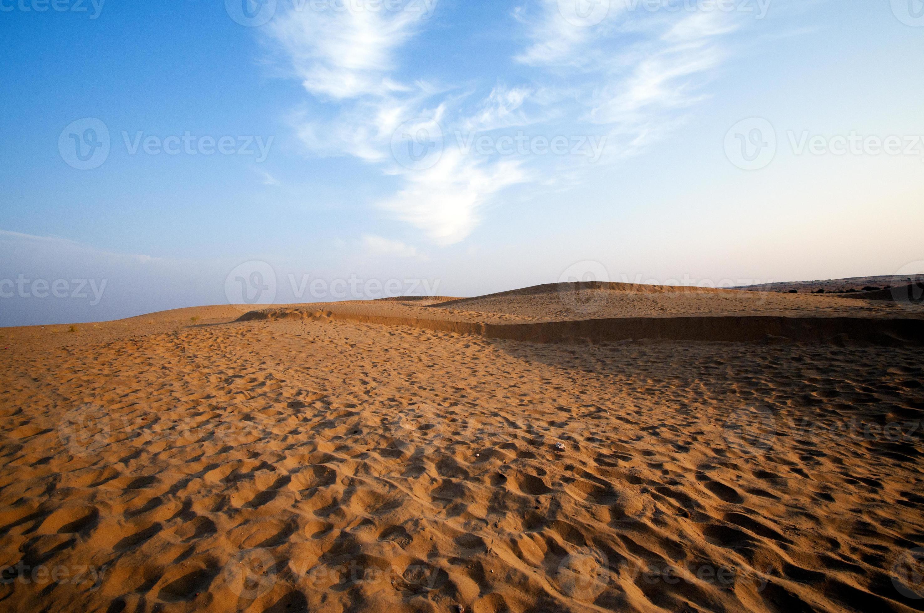 desierto, dunas de arena al atardecer foto