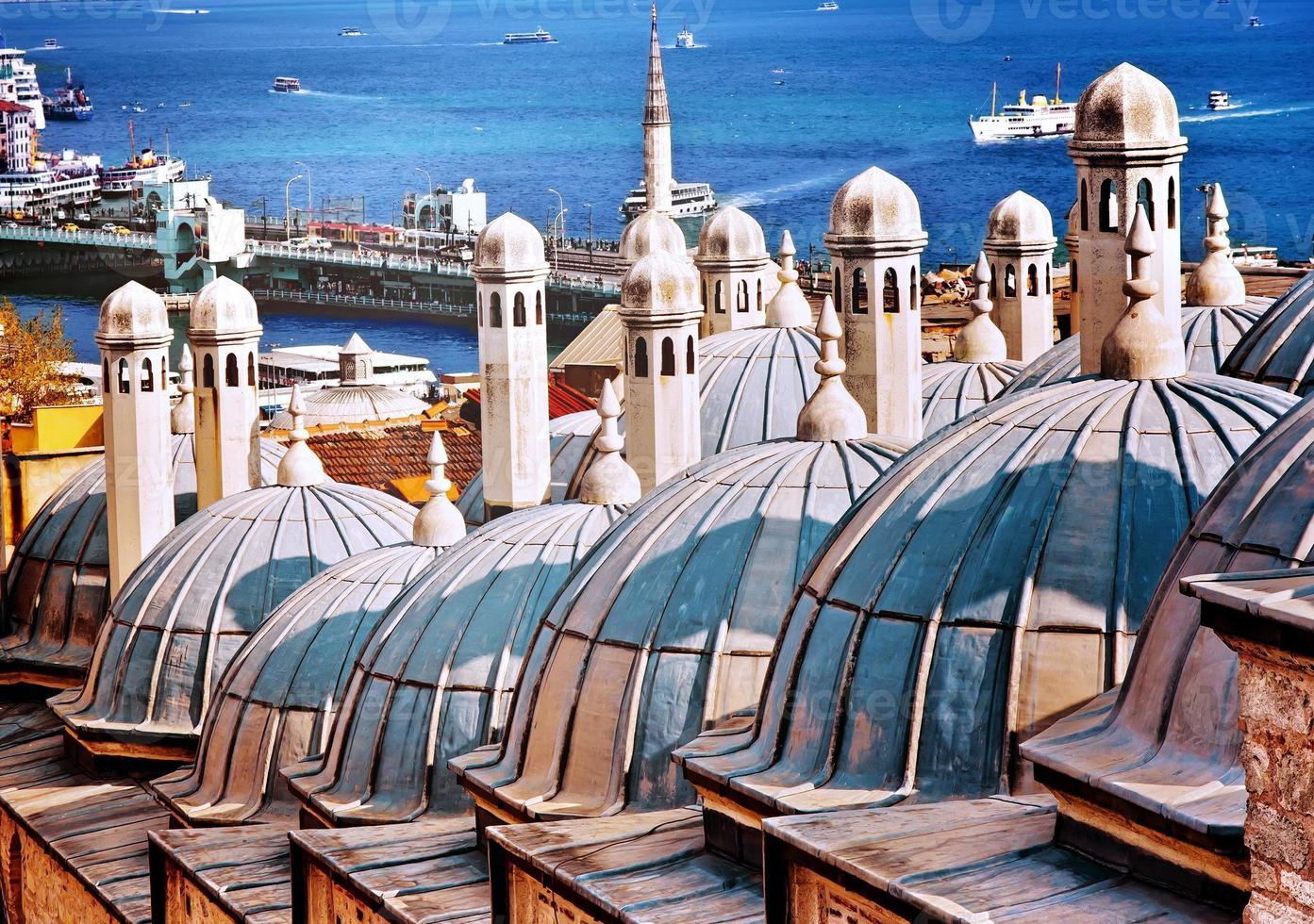 techos del baño detrás de la mezquita suleymaniye. Estanbul foto