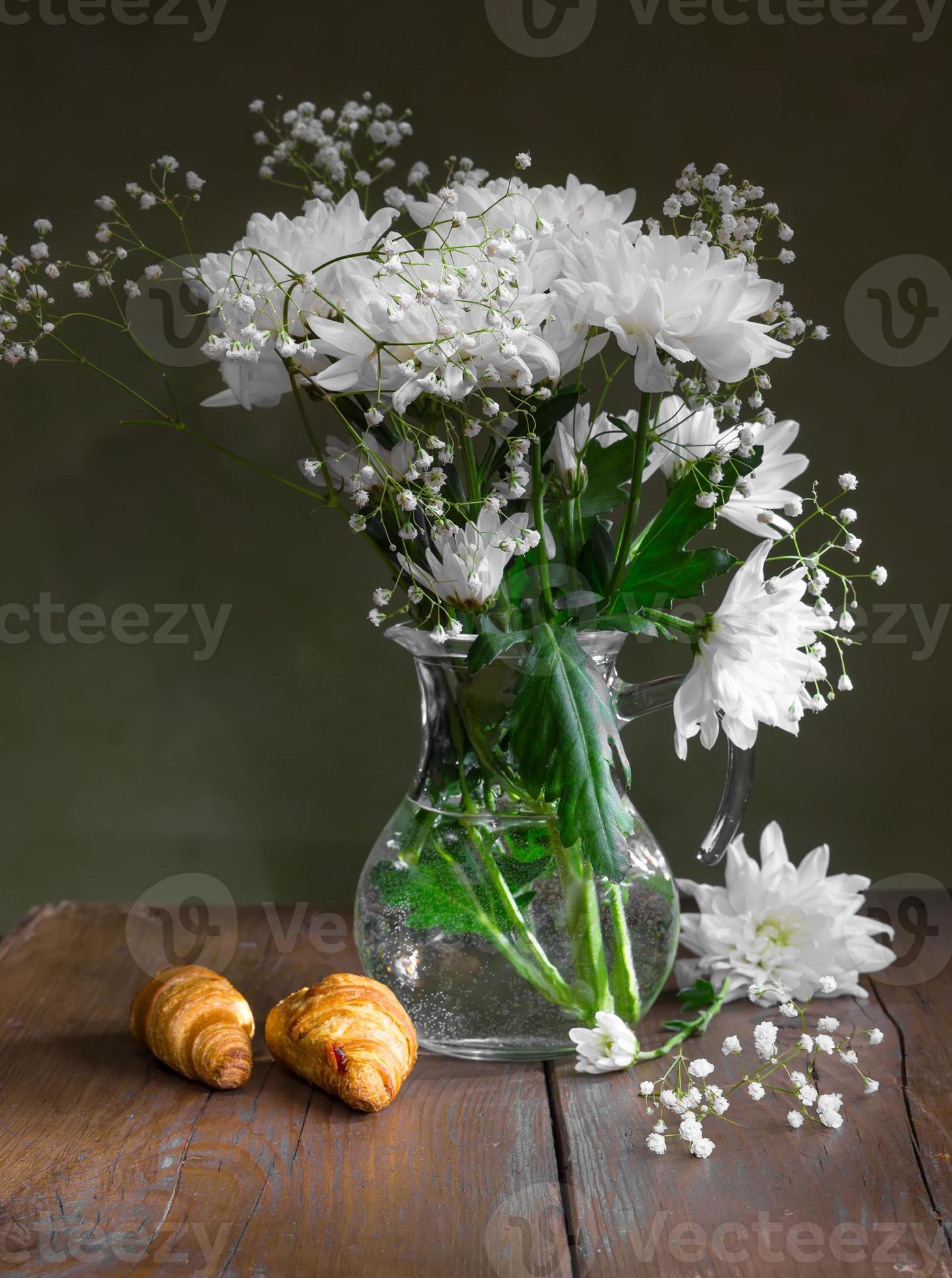 Still life of flowers of white chrysanthemums photo