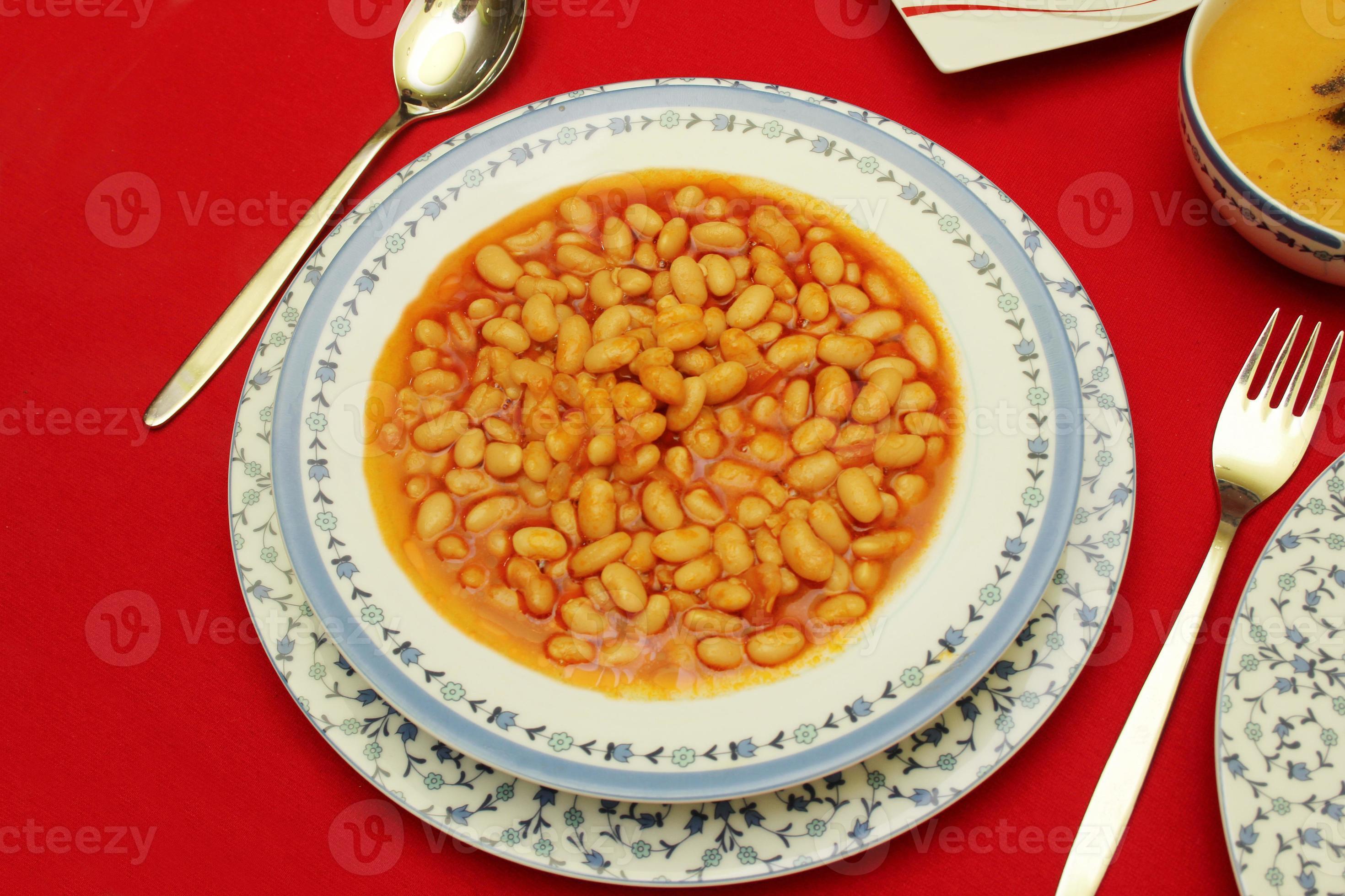 Baked beans portion 806736 Stock Photo at Vecteezy