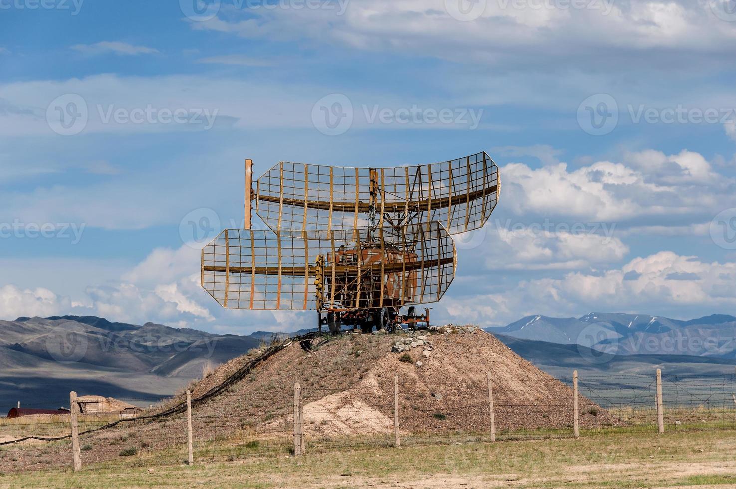 Radar antenna on a military ship — Stock Photo © michaklootwijk #168313182
