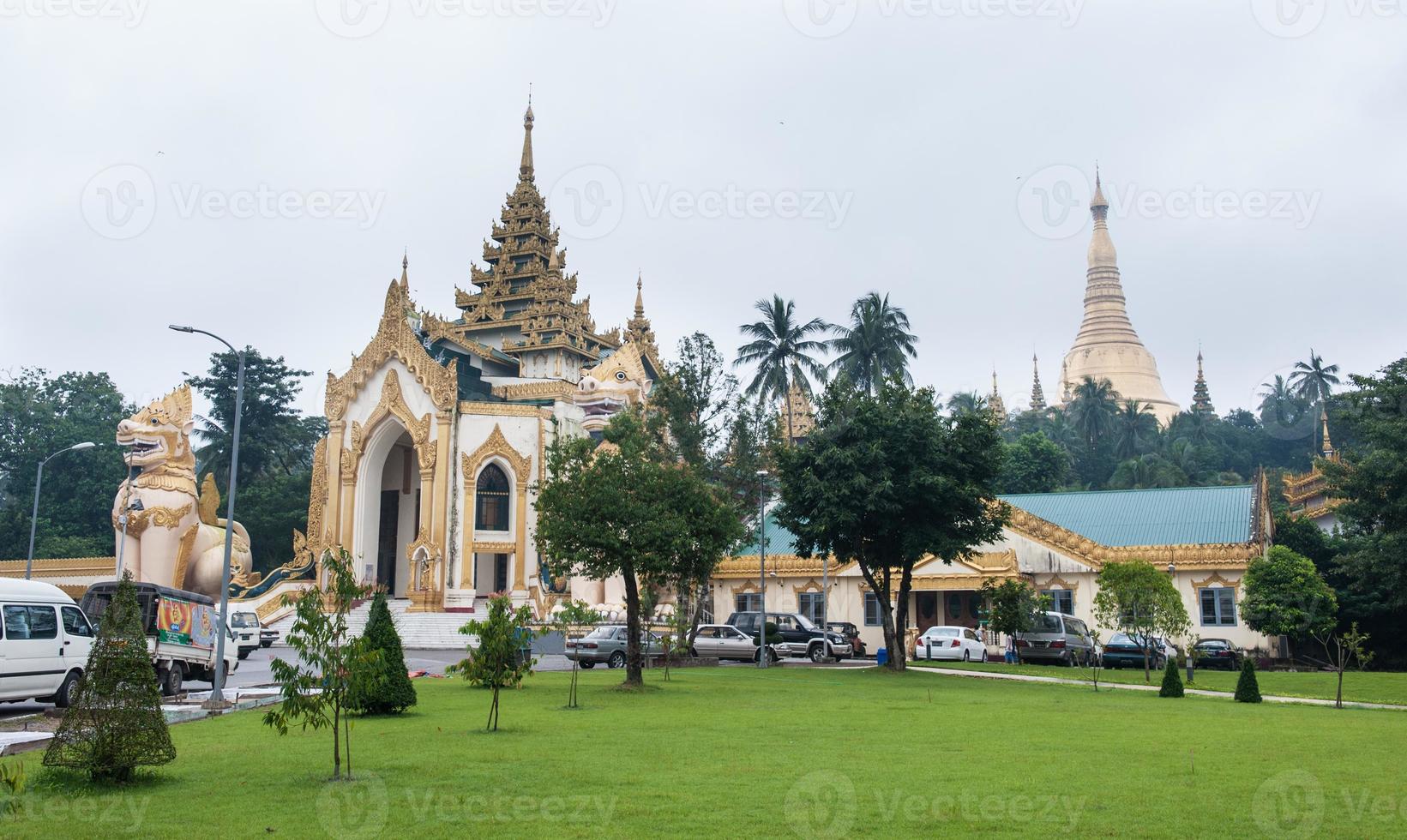 Shwedagon Paya Pagoda, Yangon, Myanmar photo