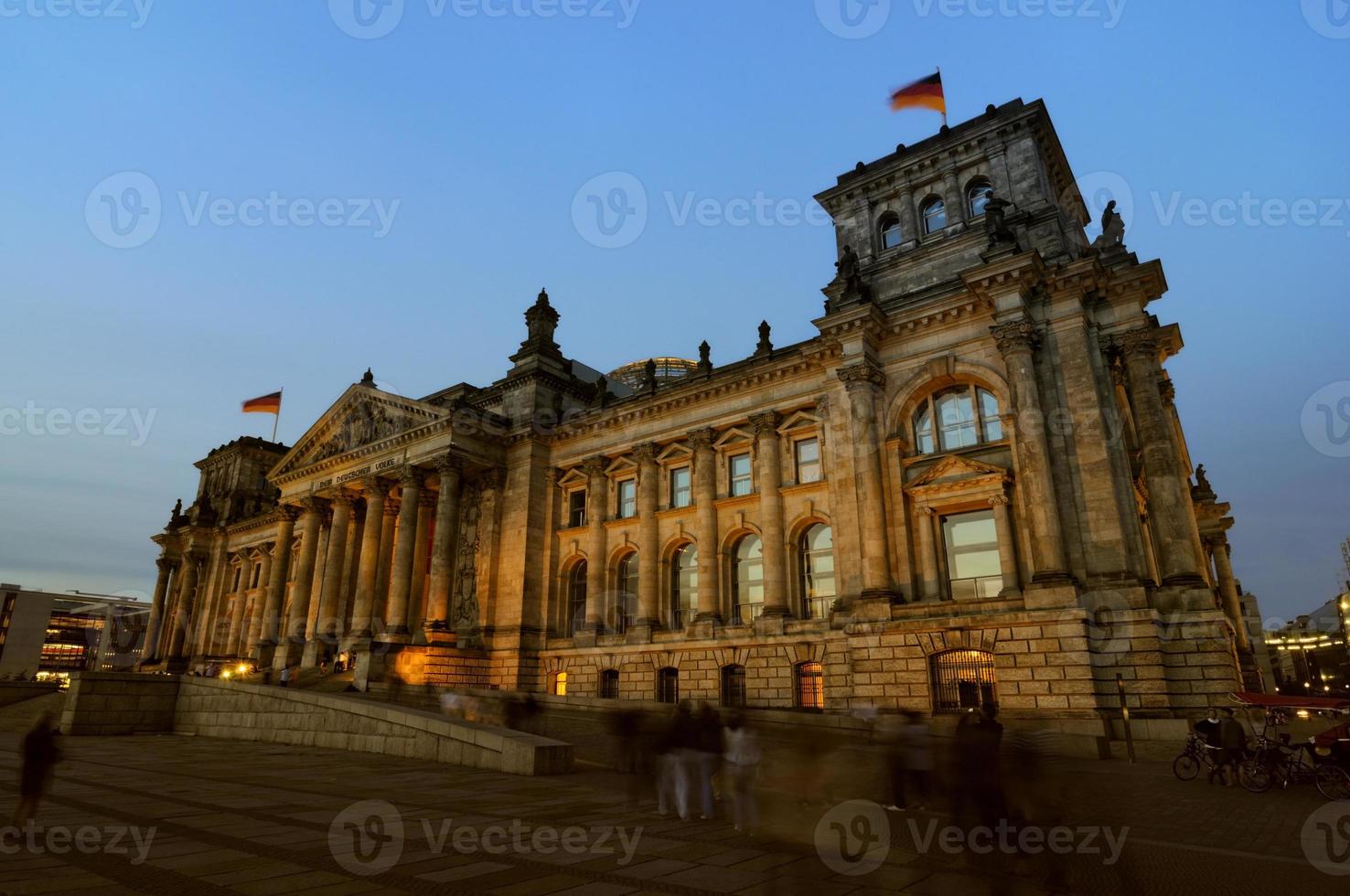 Reichstag Berlín en la noche foto