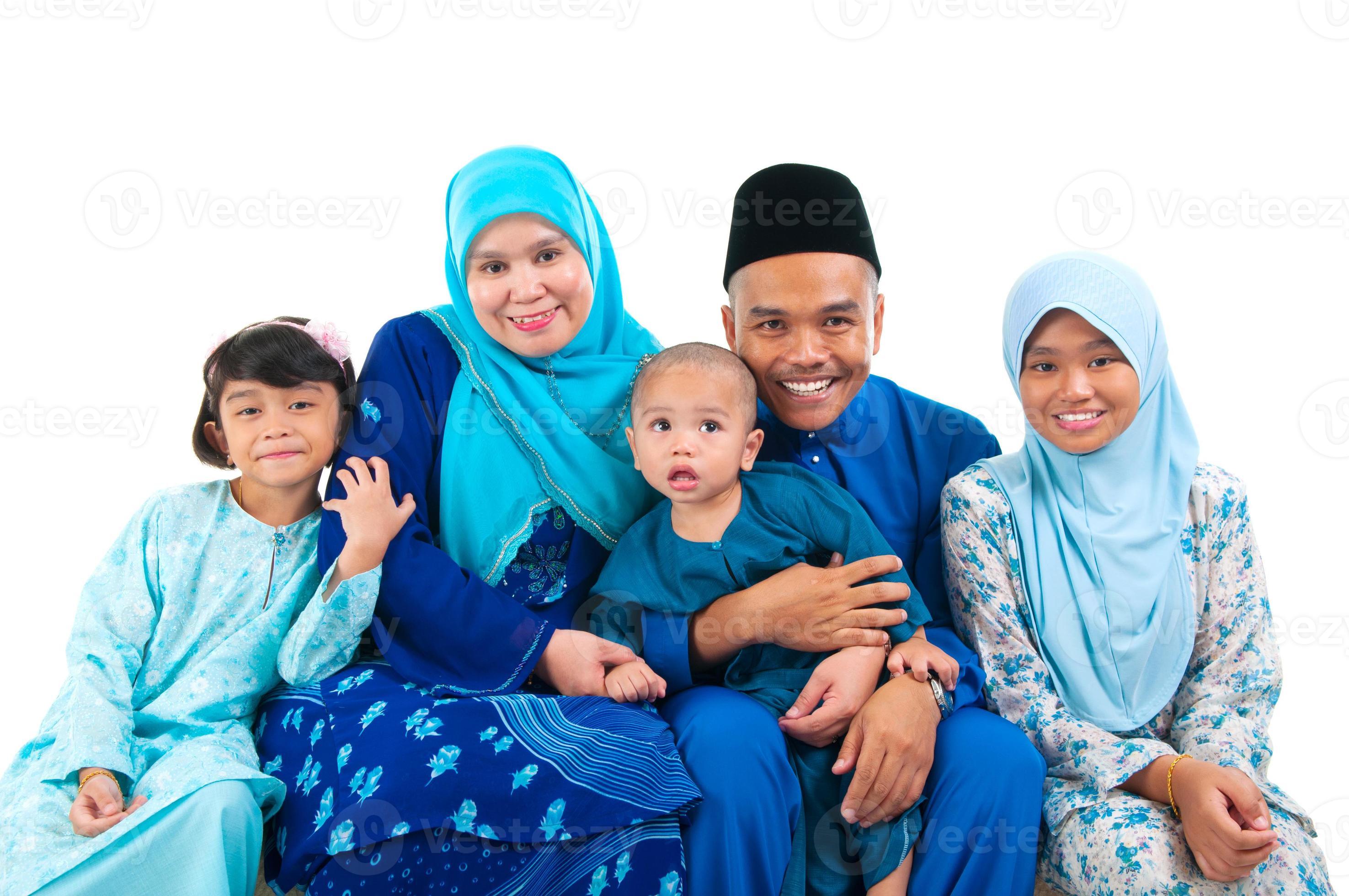 Malay family 827882 Stock Photo at Vecteezy Malay family 827882 Stock Photo at Vecteezy