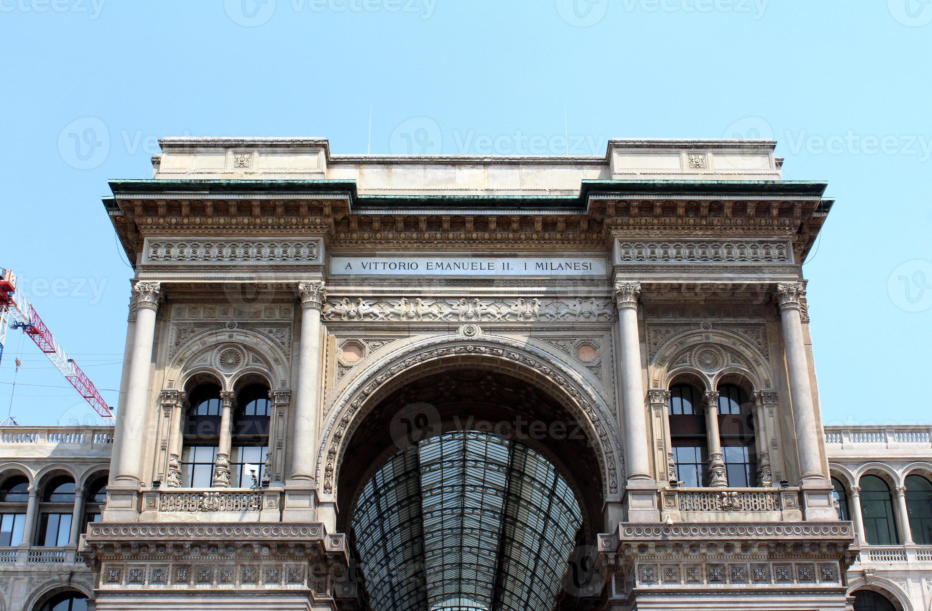 Vittorio Emanuele II Gallery, Milan, Italy photo