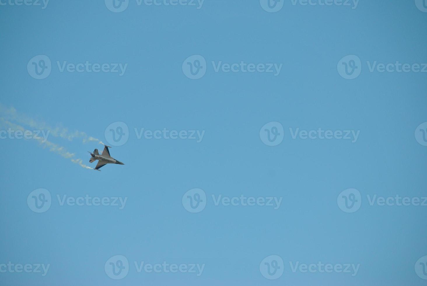 F-16 Fighting Falcon photo