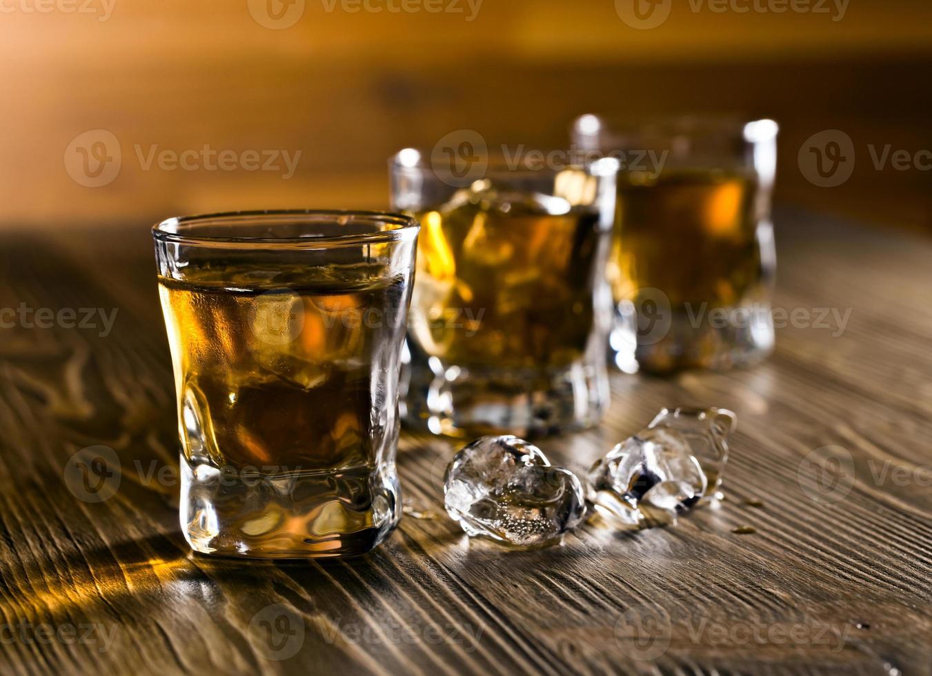 whiskey and ice photo