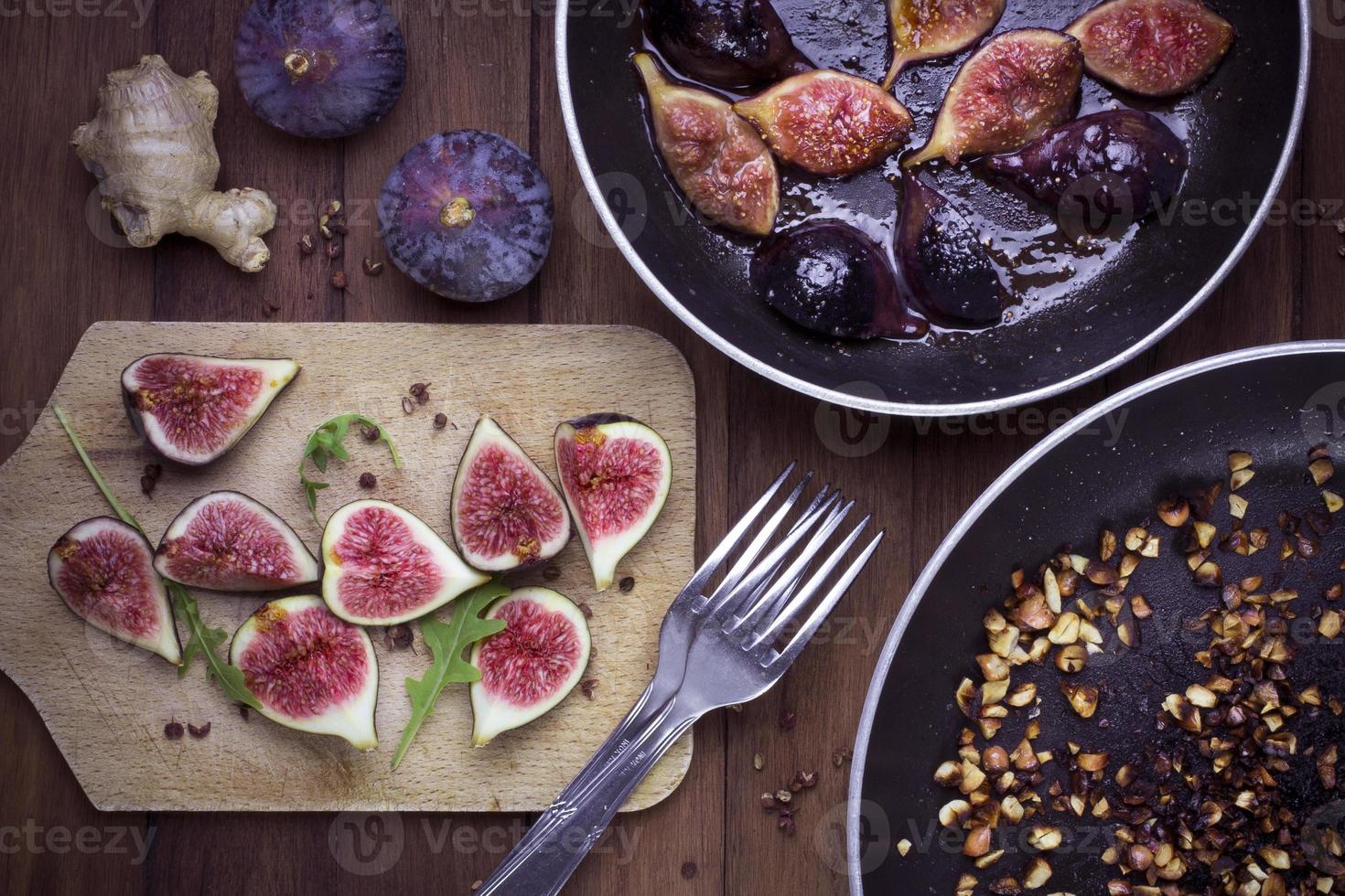 Figues Fraiches Ou Roties Douceurs D Automne Stock Photo At Vecteezy Figues Fraiches Ou Roties Douceurs D Automne Stock Photo At Vecteezy