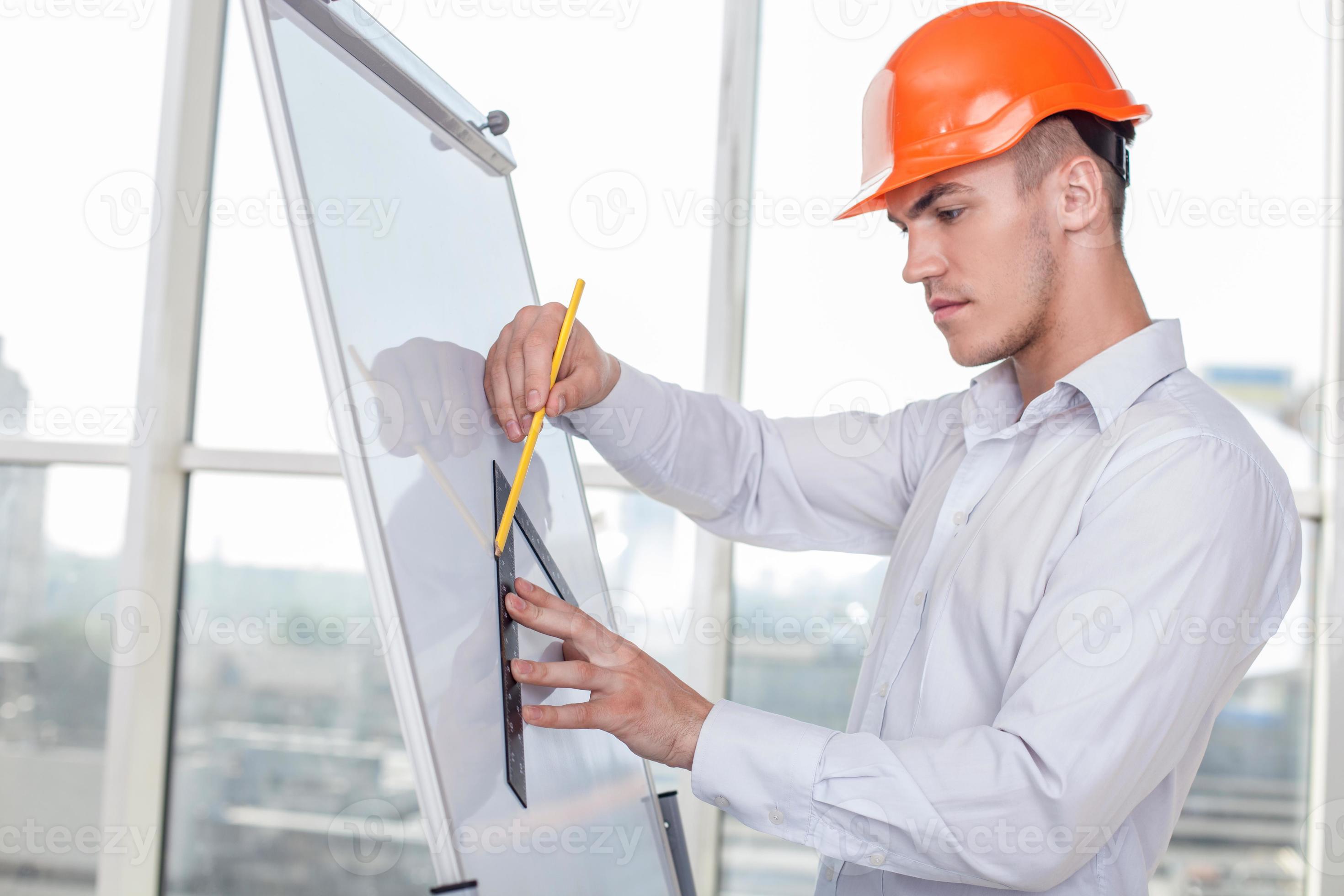 Электромонтажник судовой. Инженер машиностроения. Чинит автомобиль. Электротехника. He is an engineer.