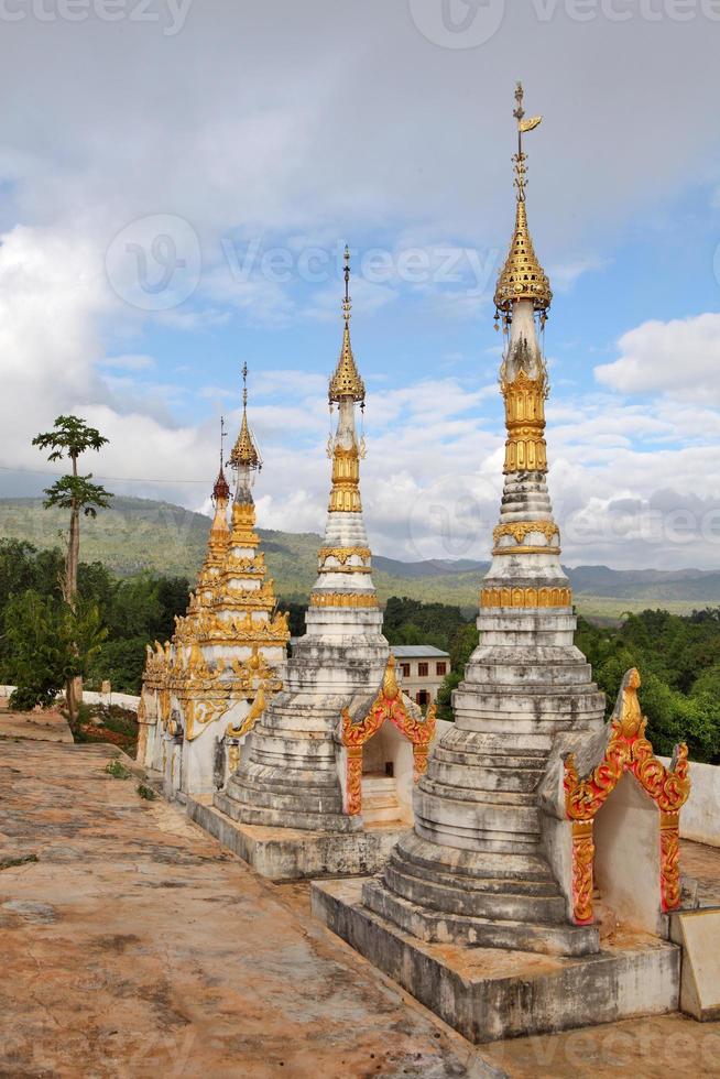 pagodas budistas, myanmar foto