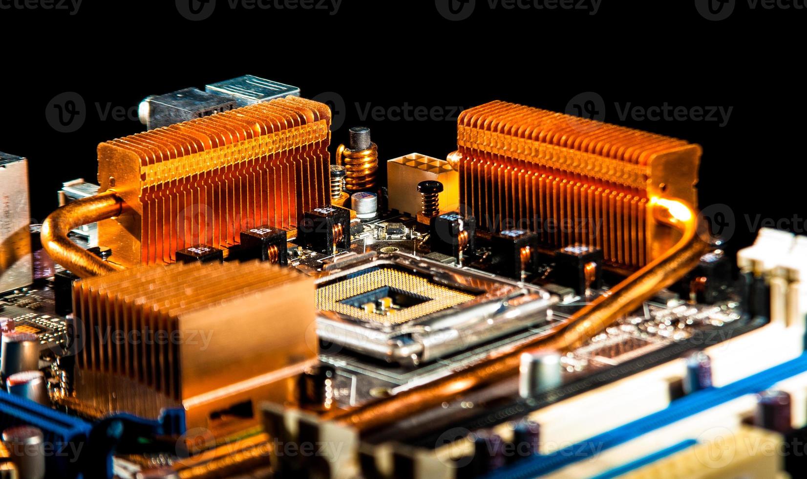 placa de circuito con radiadores de cobre foto