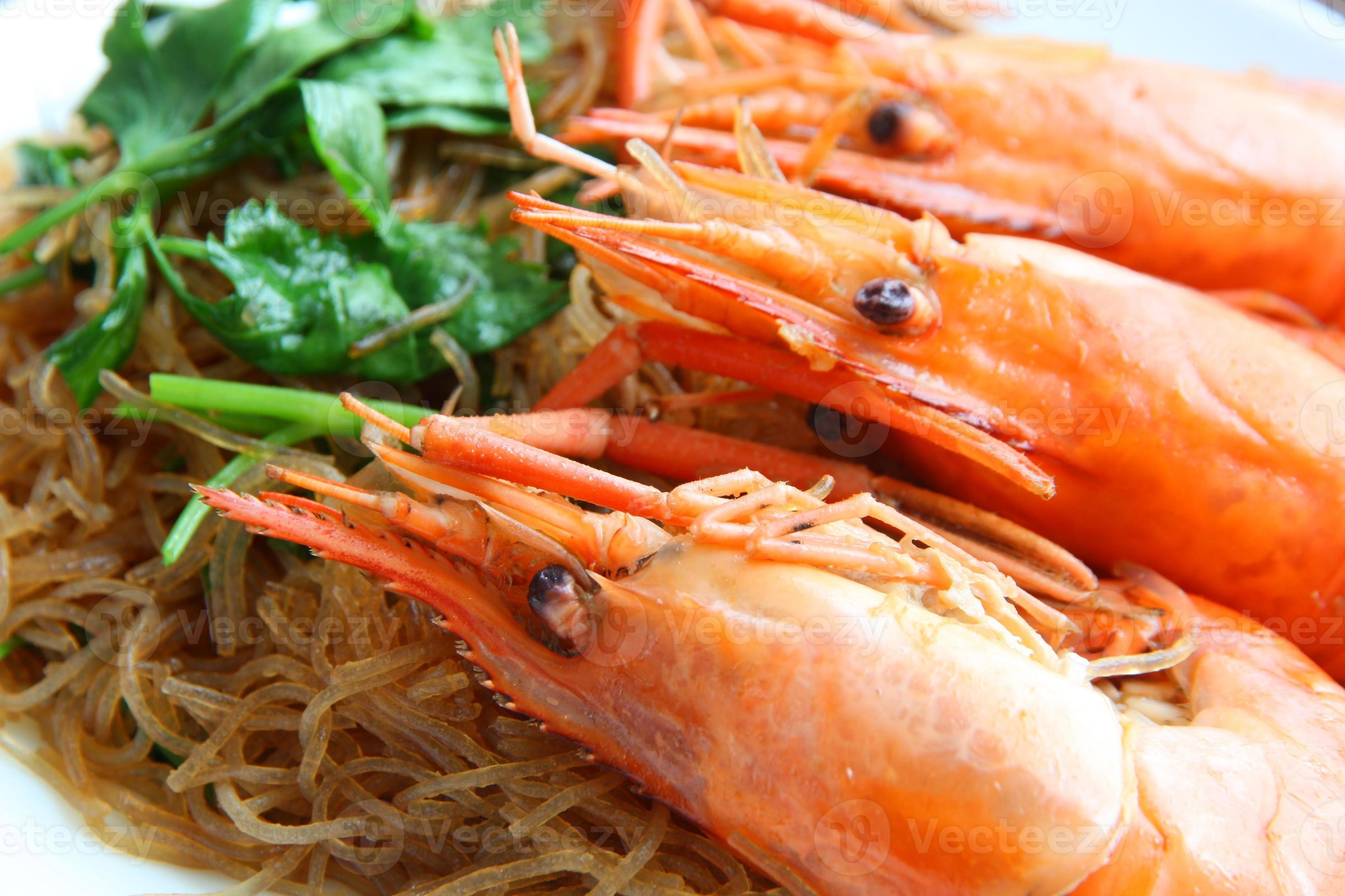 fideos de camarones. comida tailandesa foto