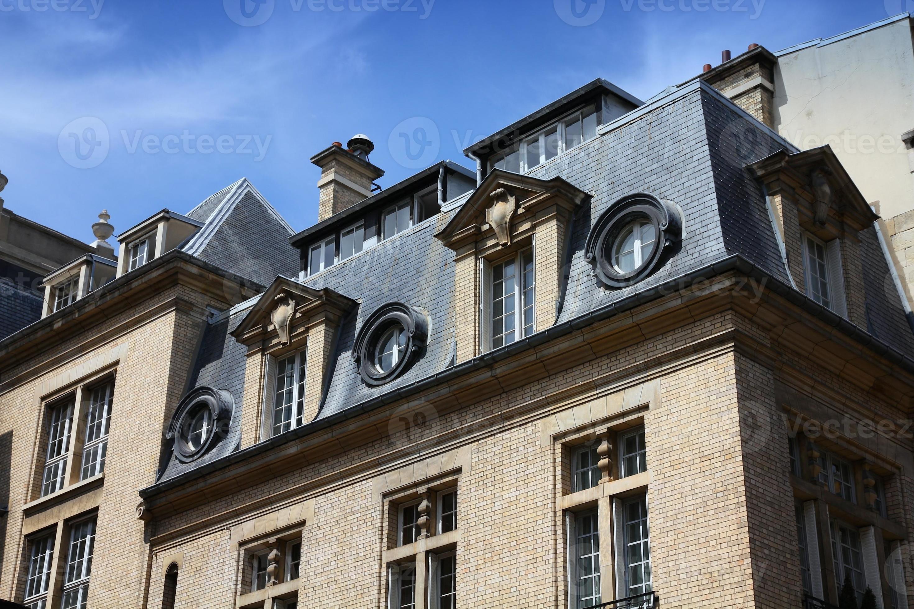 Paris townhouse photo