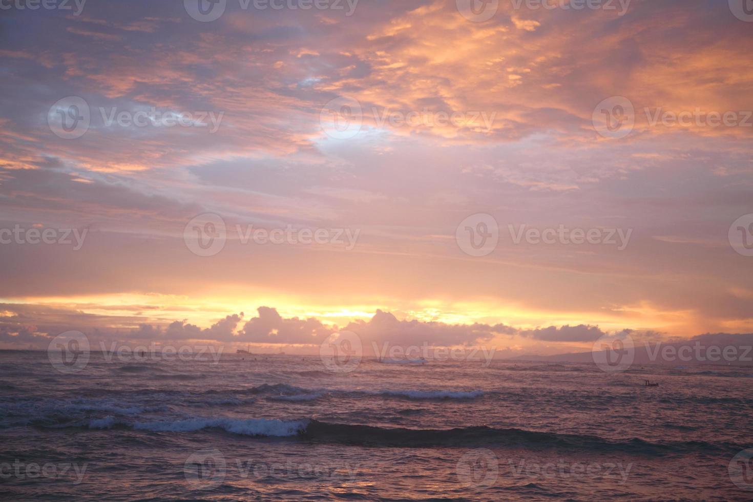 puesta de sol en el mar foto