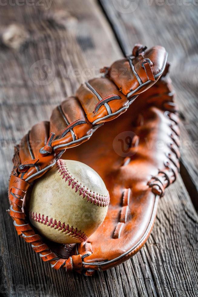 Baseball glove old How to