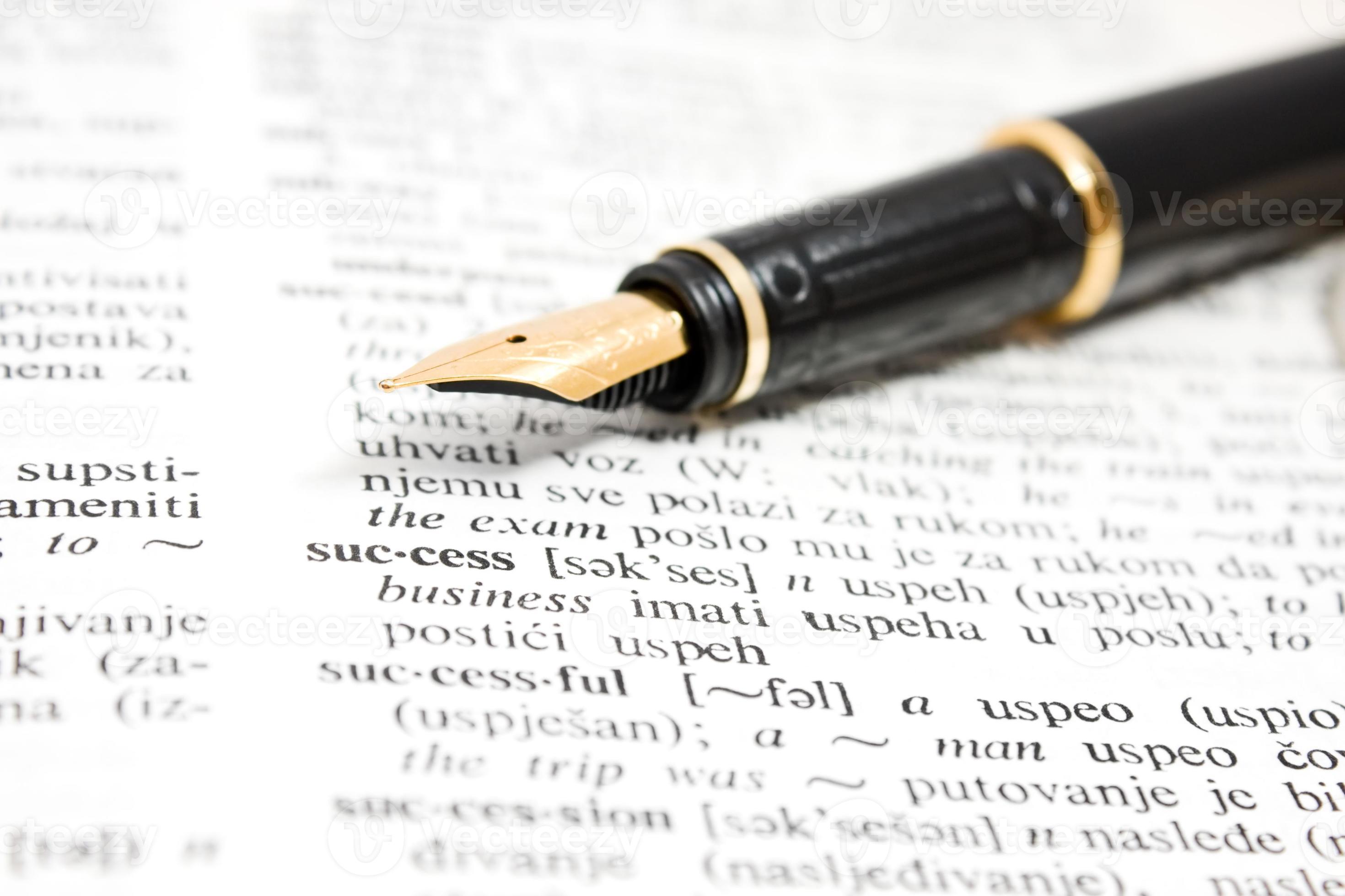 перьевая ручка лакост. старые ручки. авторучка словарь. перьевая ручка с пером. описание ручки.