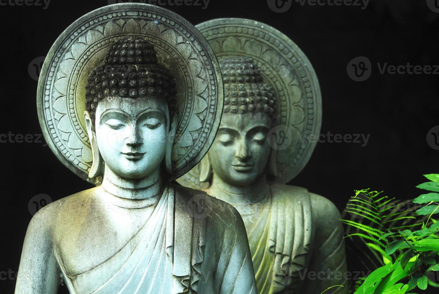 estado budista de piedra caliza en wat pha sawang boon nakornnayok tailandés foto